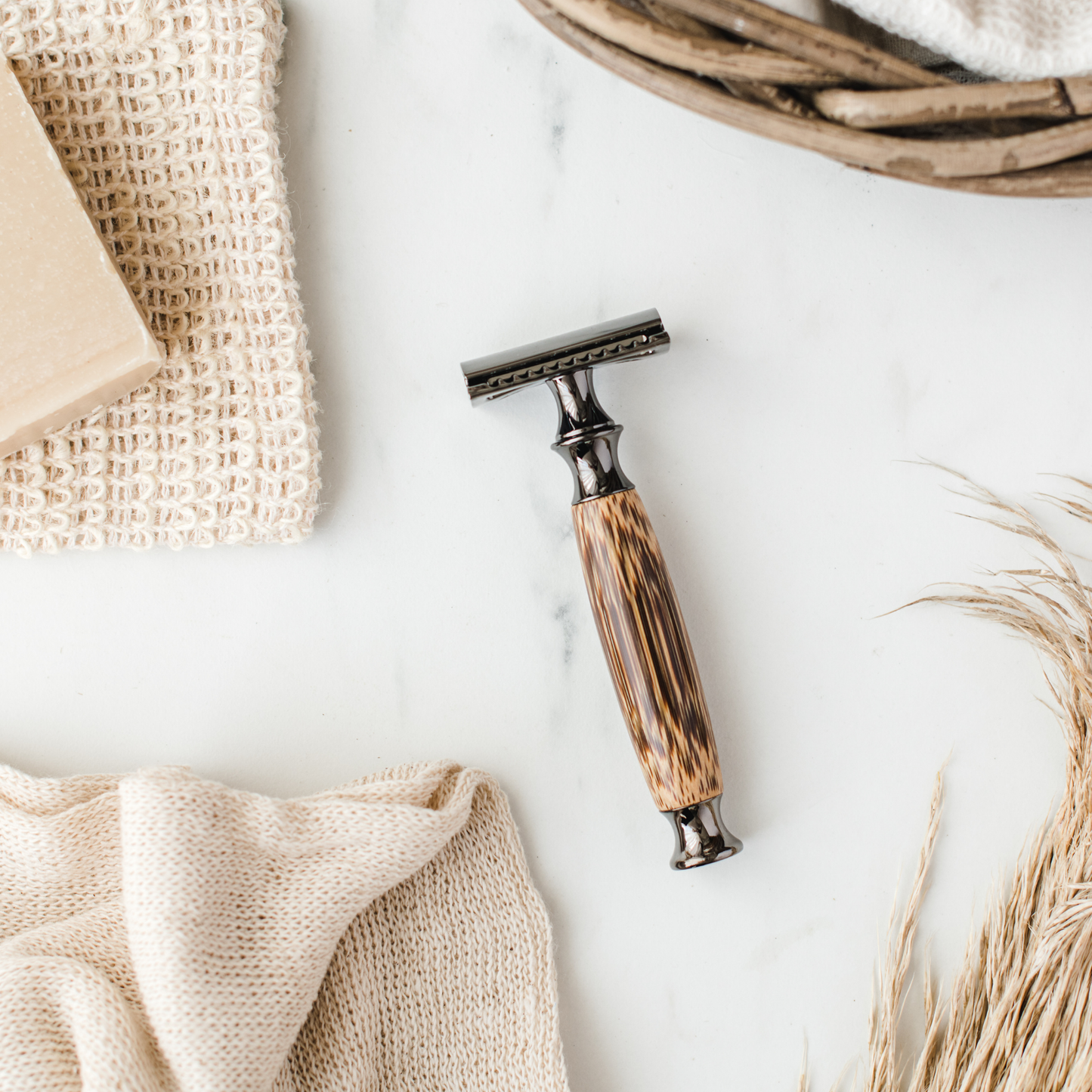 Eco-Friendly Shaving Kit - Gun Metal Bamboo Safety Razor
